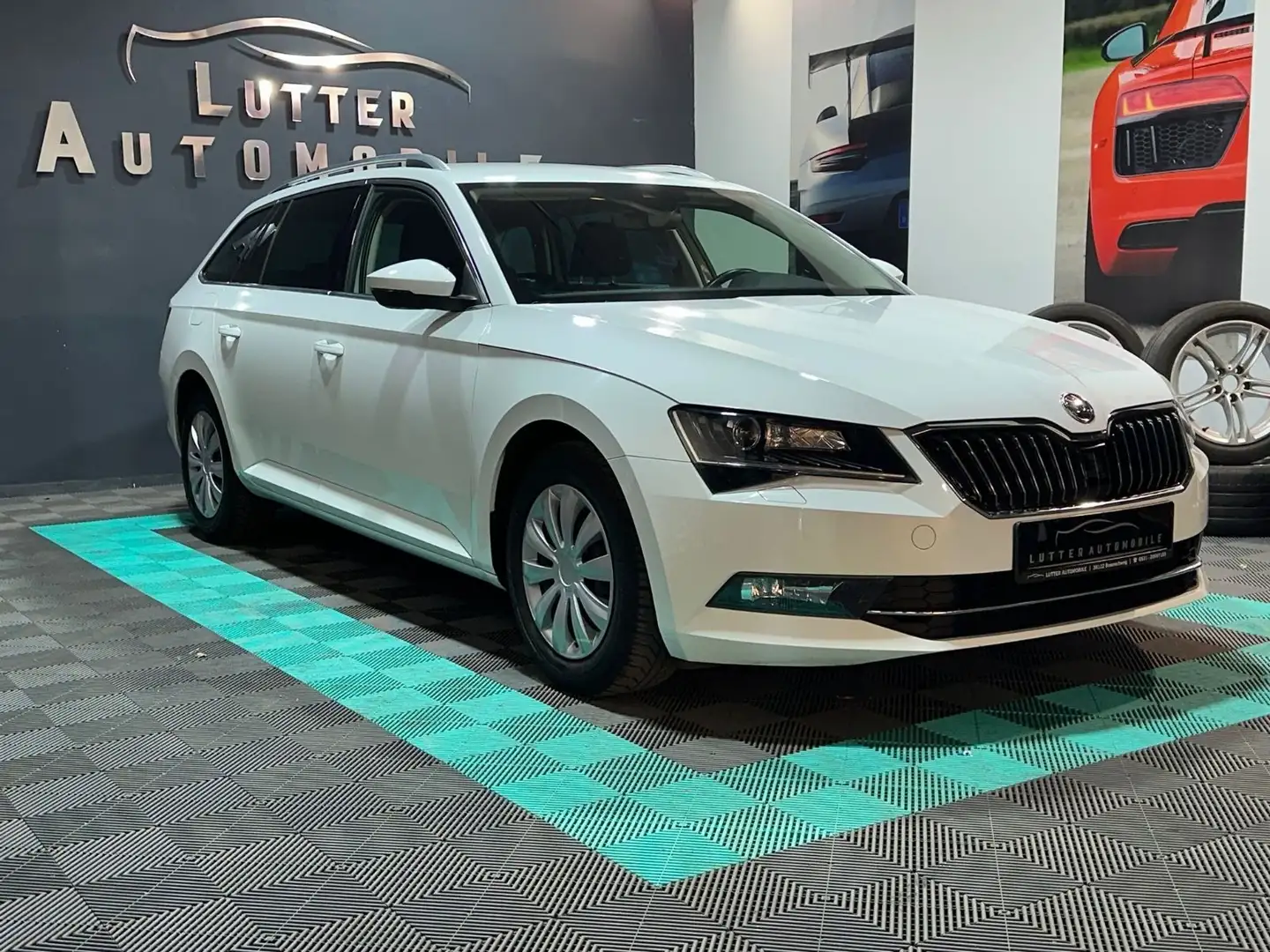 Skoda Superb Combi Style*PDC*KLIMA*MEMOR*SHZ*DSG*60TKM White - 1
