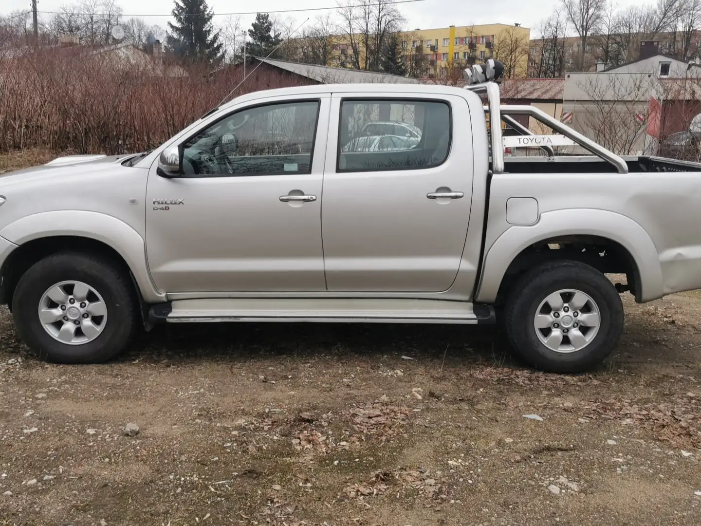 Toyota Hilux 4x4 Double Cab Sol Beżowy - 2