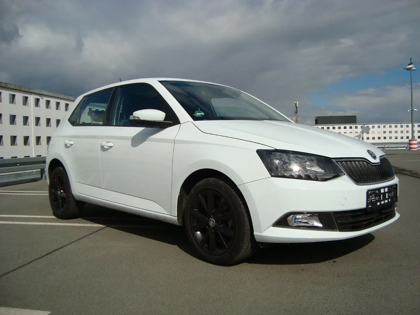 Skoda Fabia 1.0l TSI DSG -Automatik,Smart link Weiß - 2
