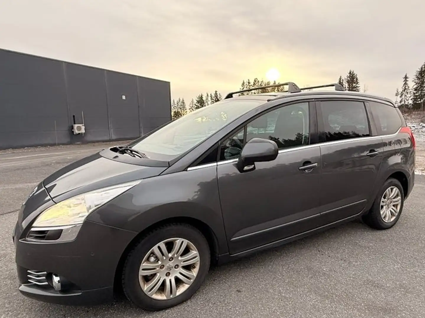 Peugeot 5008 5008 1.6 HDi 110ch FAP BVM6 Confort Pack 5pl Gris - 2