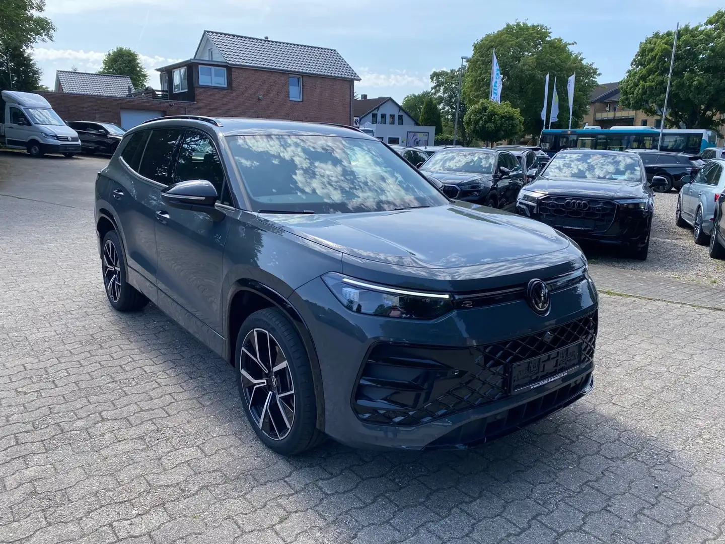Volkswagen Tayron 2.0 TDI 4M R line 20Zoll AHK Panoramadach Grau - 1