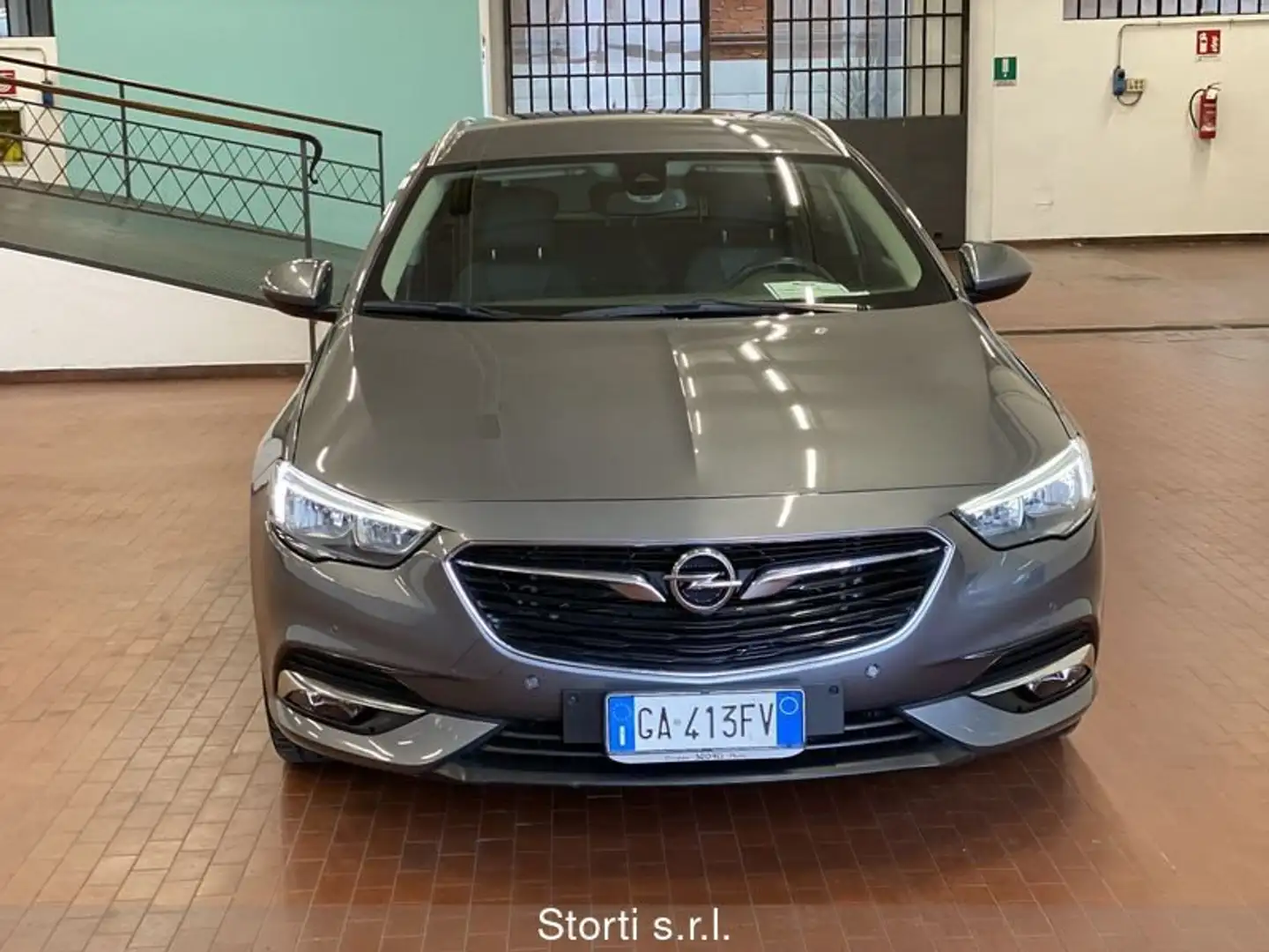 Opel Insignia 1.6 CDTI 136 S&S aut.Sports Tourer Innovation Grey - 2