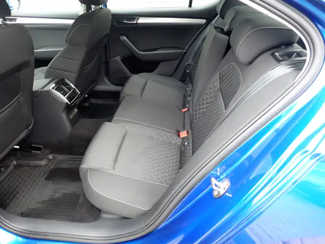 Skoda Superb view 7