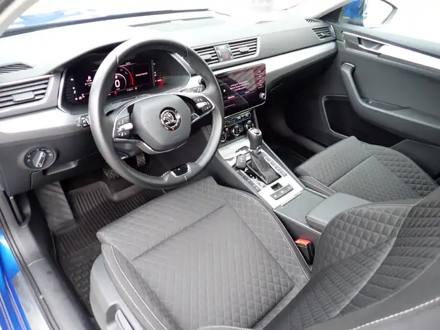 Skoda Superb view 4