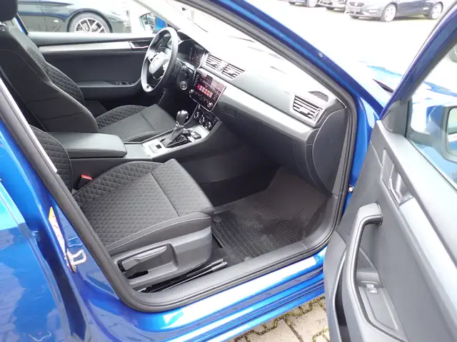 Skoda Superb view 13