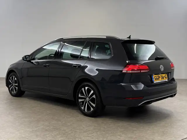 Volkswagen Golf view 3