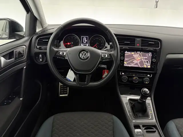 Volkswagen Golf view 14