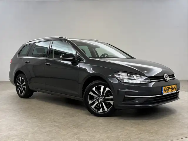 Volkswagen Golf view 6