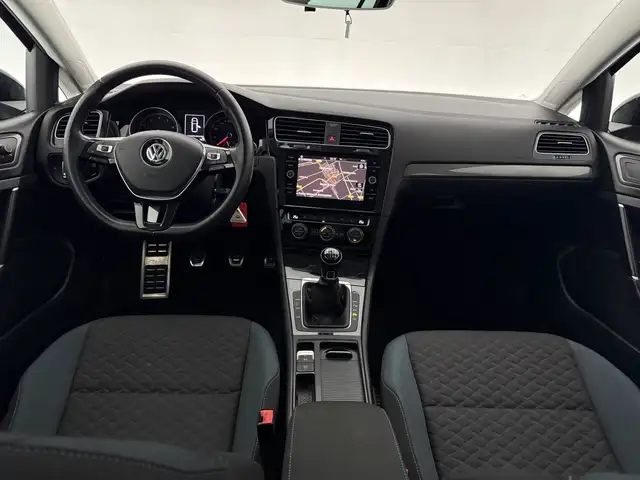 Volkswagen Golf view 2