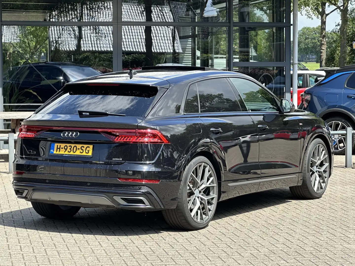 Audi Q8 50 TDI Quattro S-Line/Pano/Luchtvering/B&O/23 inch Zwart - 2