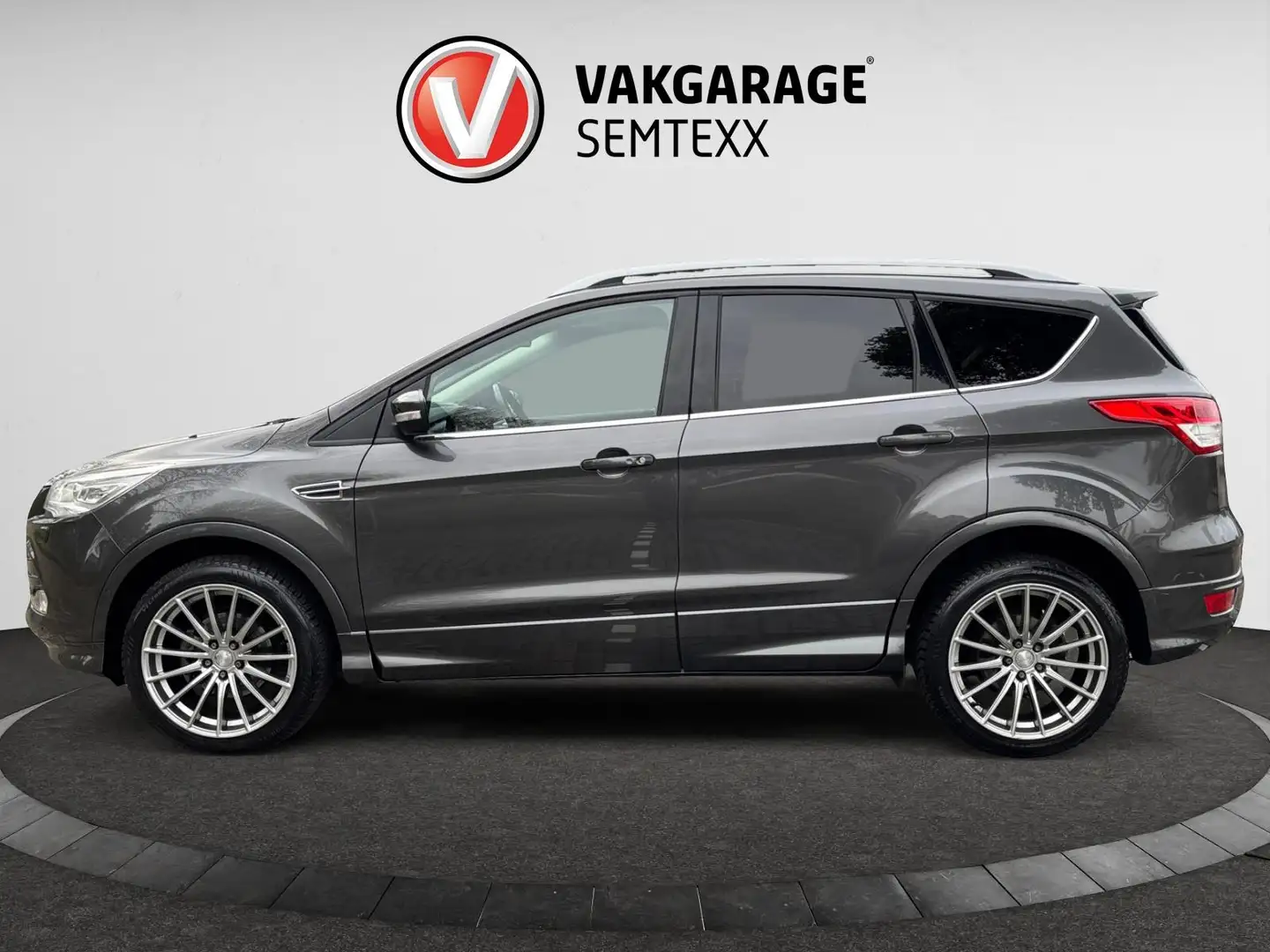 Ford Kuga 1.5 Titanium Styling Pack | Clima | Cruise | Camer Gris - 2