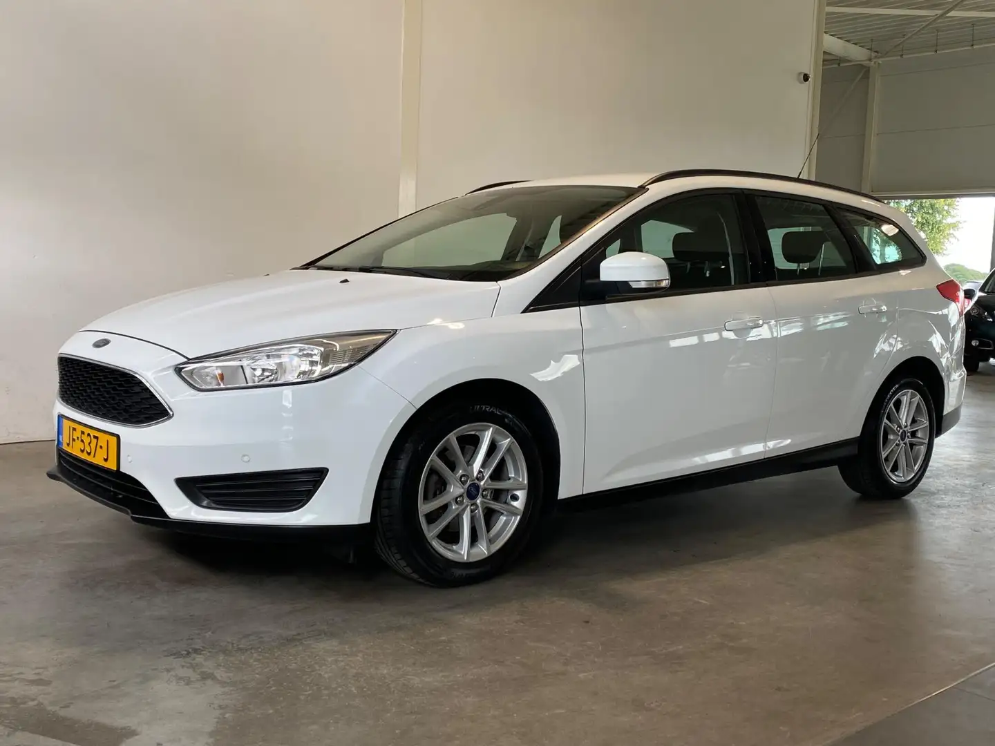 Ford Focus Wagon 1.0 EcoBoost Navi Cruise PDC NL-auto Wit - 1