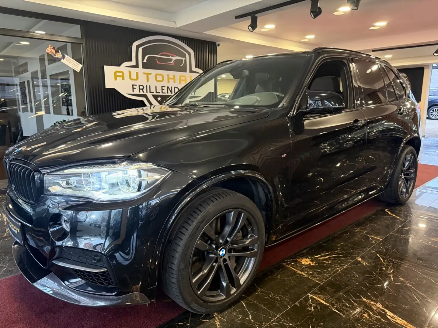 BMW X5 M50 d NAVI/PANO/SOUNDGENERATOR/ATM 30 TKM BMW Schwarz - 1