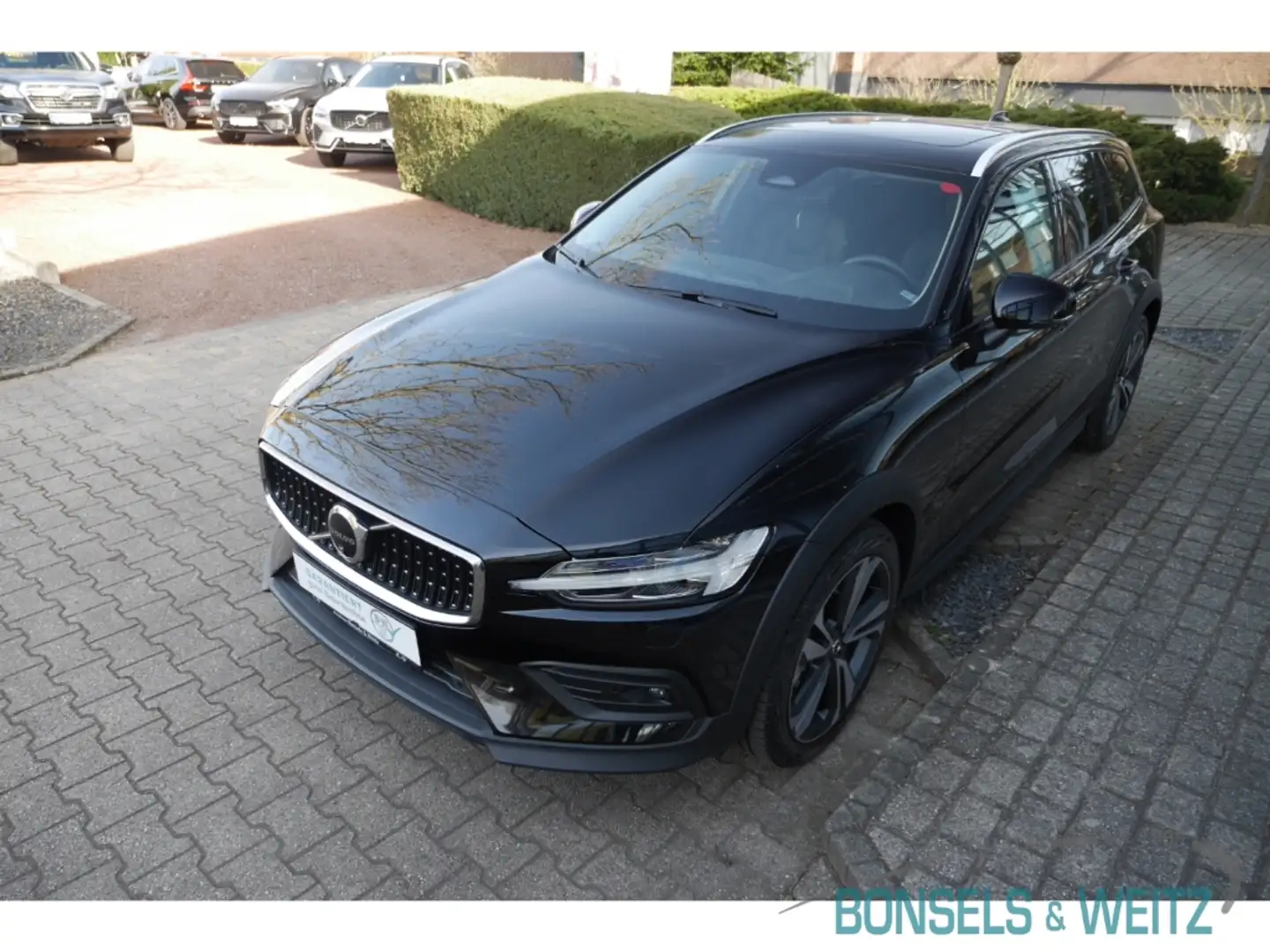 Volvo V60 Cross Country Plus Benzin EU6d CROSS COUNTRY B5 AW Schwarz - 2