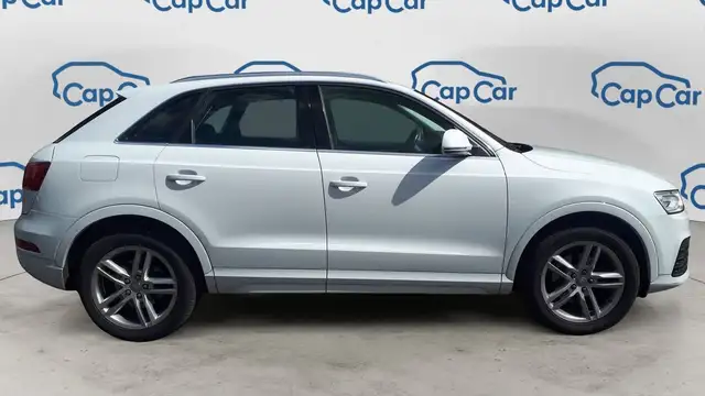 Audi Q3 view 4