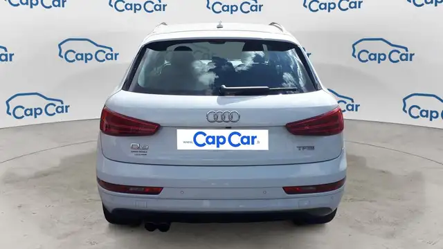 Audi Q3 view 3