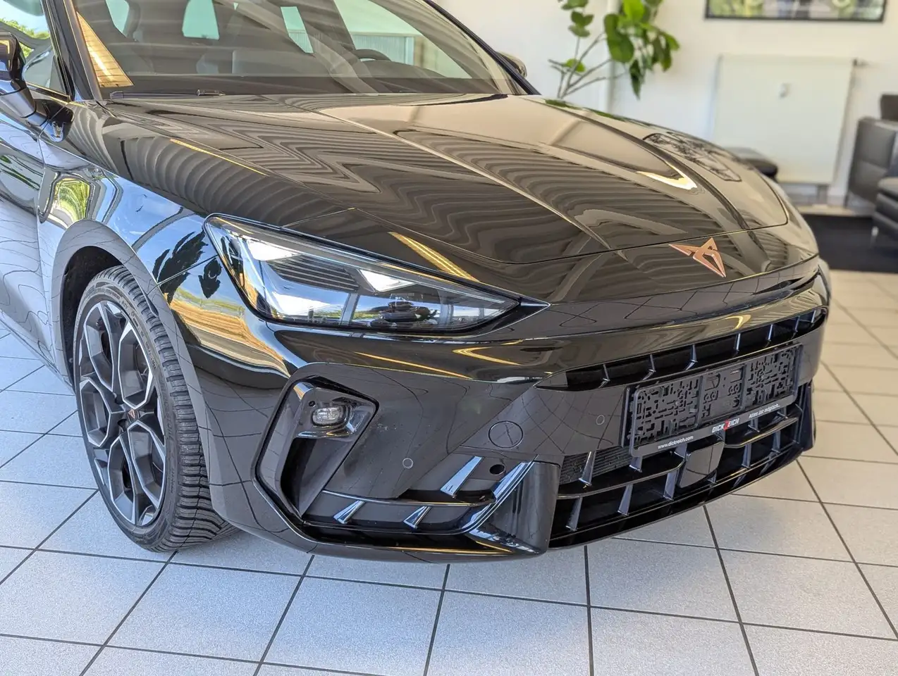Cupra Leon 2.0 DSG Dynamic/Edge-Paket Navi AHK 5J-Gara, миниатюра 8