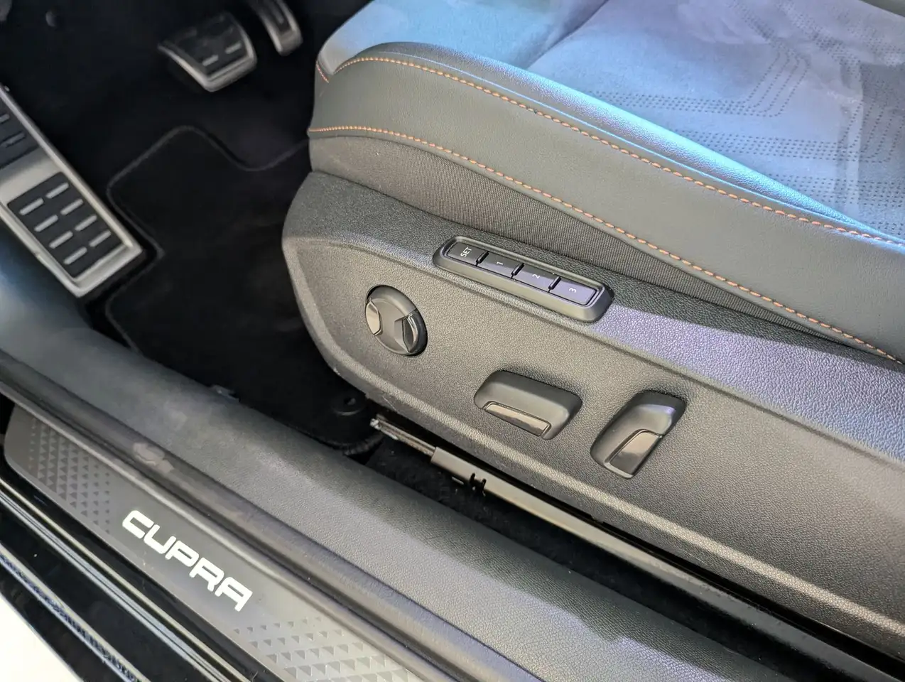 Cupra Leon 2.0 DSG Dynamic/Edge-Paket Navi AHK 5J-Gara, миниатюра 24
