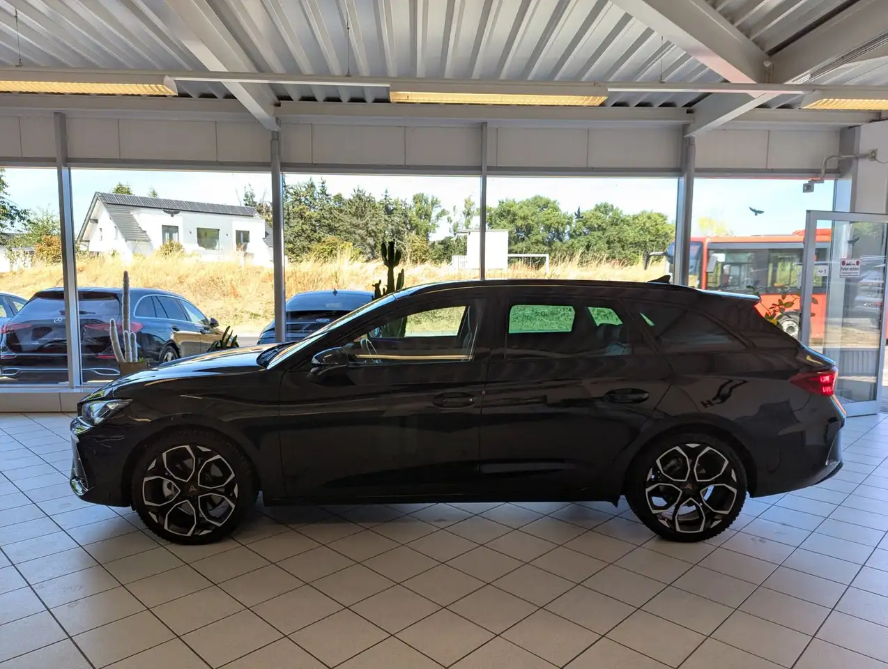 Cupra Leon 2.0 DSG Dynamic/Edge-Paket Navi AHK 5J-Gara, миниатюра 4