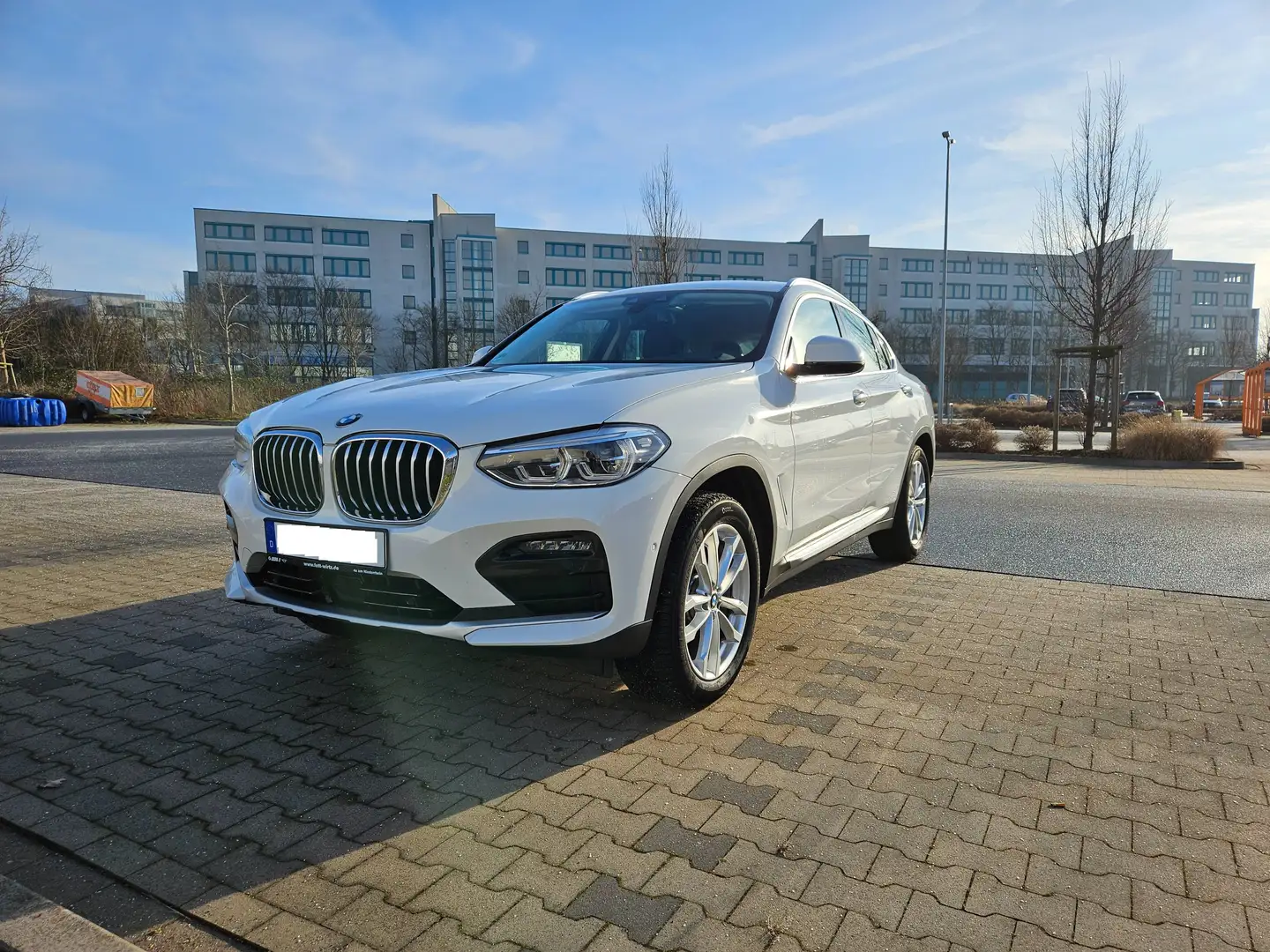BMW X4 xDrive 20d Mild Hybrid 48 V Aut. xLine Pano HUD LC-Plus AHK Weiß - 1
