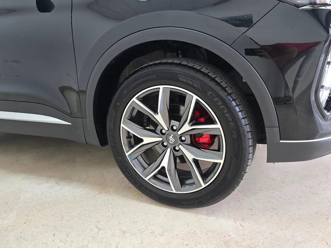 DR Automobiles DR6.0 2025