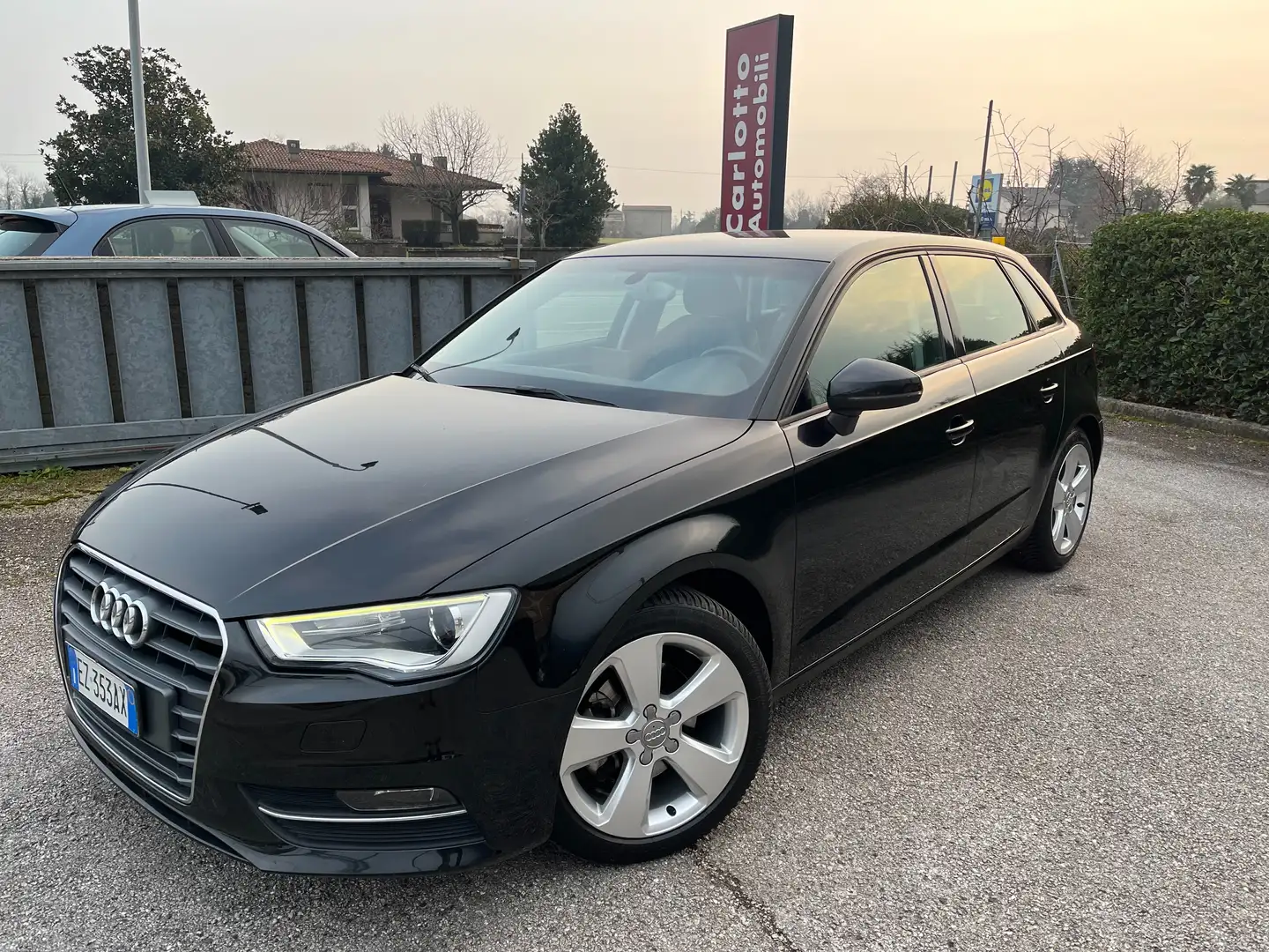 Audi A3 Sportback 1.6 tdi Ambition 110cv Euro6 Pelle Xeno Schwarz - 1