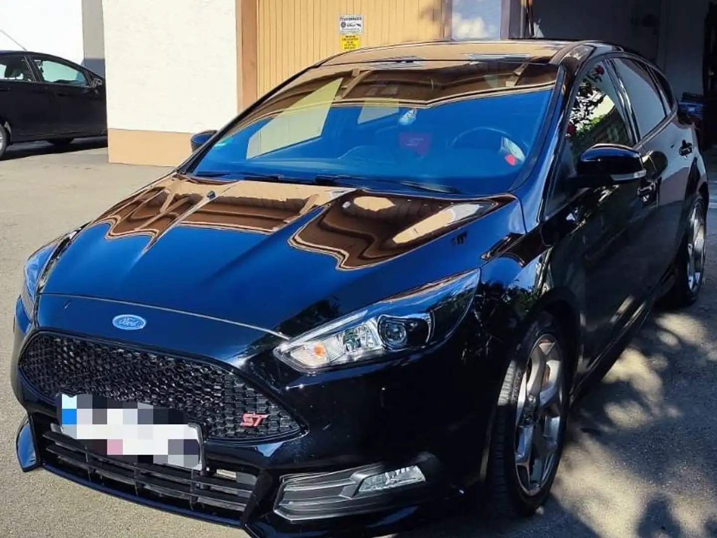 Ford Focus Schwarz - 1