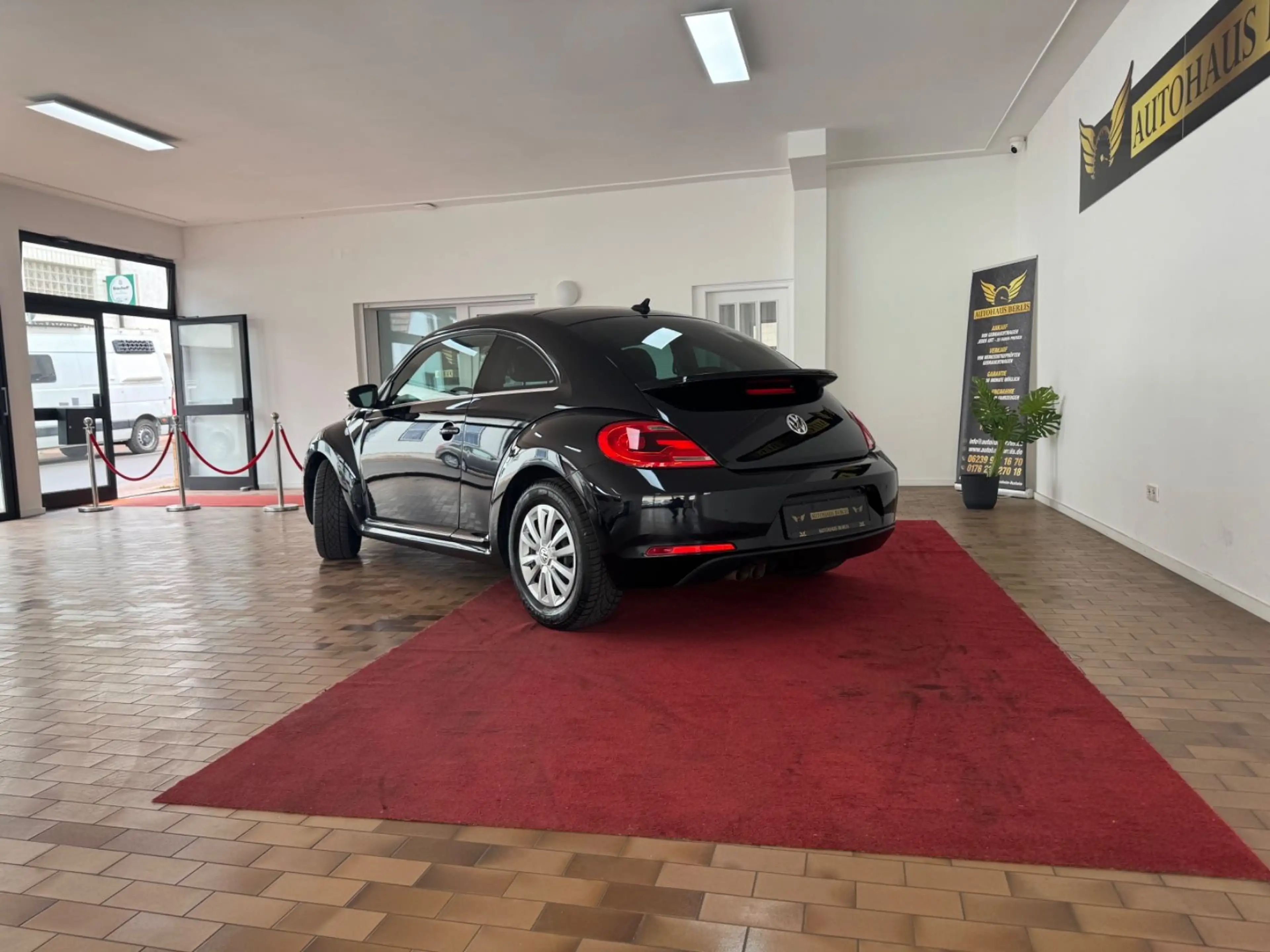 Volkswagen Beetle 1,4 Lim. Sport BMT/AUTMTK/2.HND/SCKHFT — photo 3