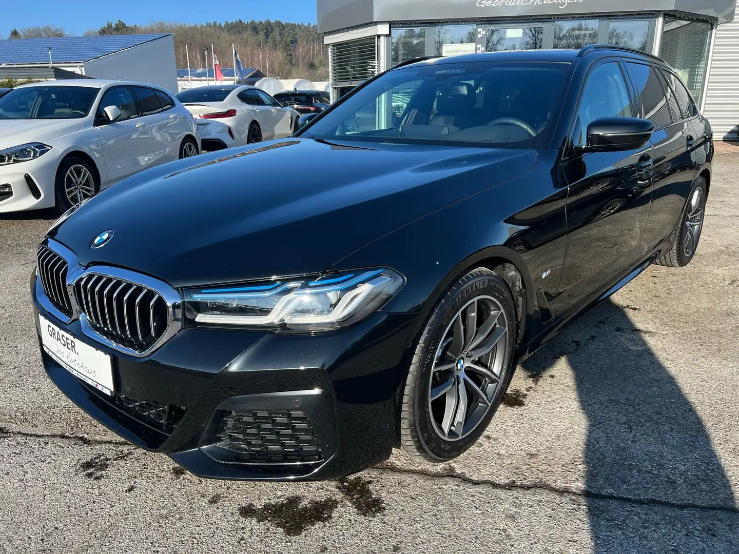 BMW 520 d xDrive Touring M SPORT DAB Sitzheizung Pano Head Schwarz - 1