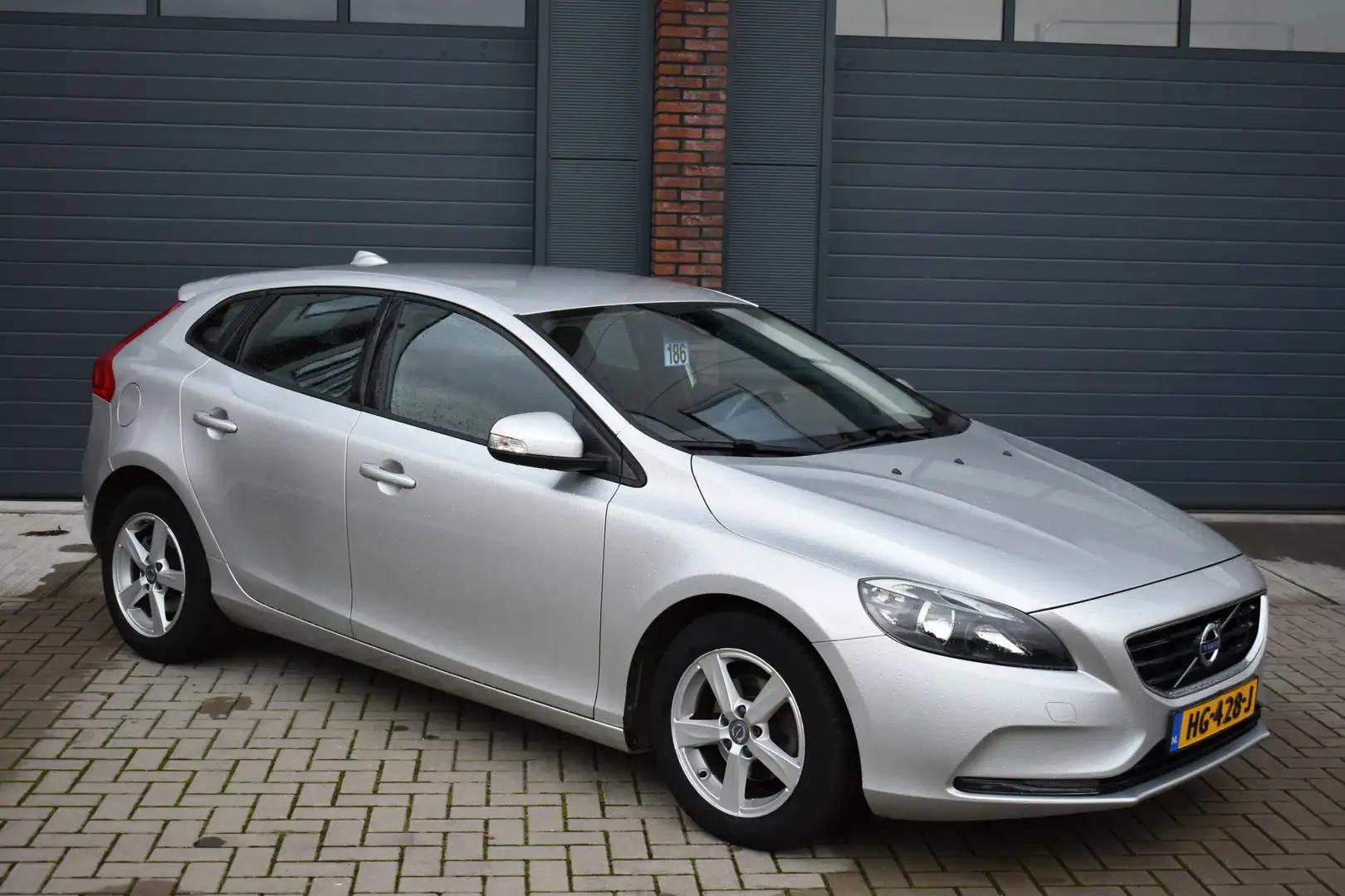 Volvo V40 1.6 D2 Momentum Grigio - 1