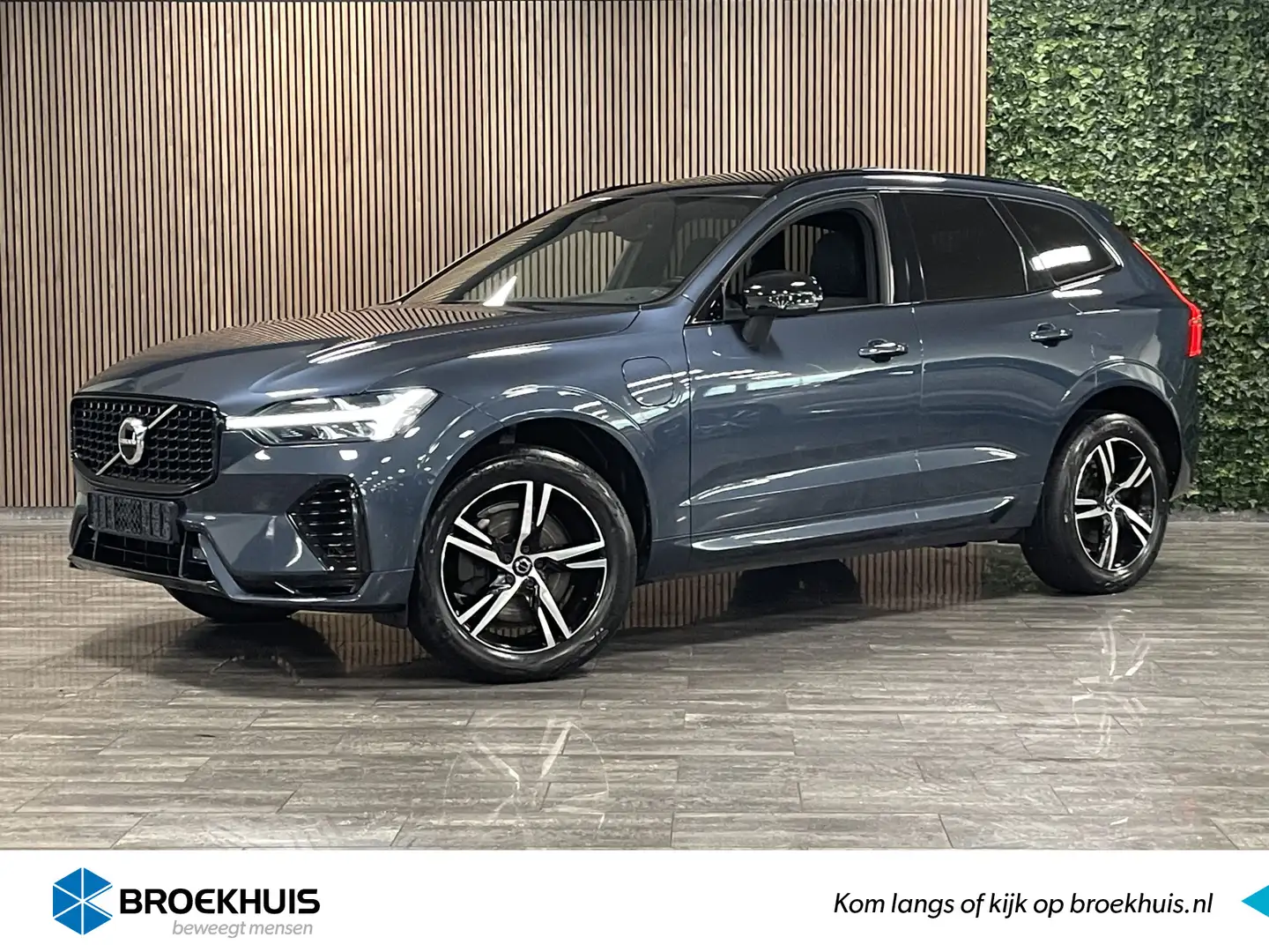 Volvo XC60 T6 AWD Recharge R-Design | MY22 | Trekhaak | Adapt Blau - 1