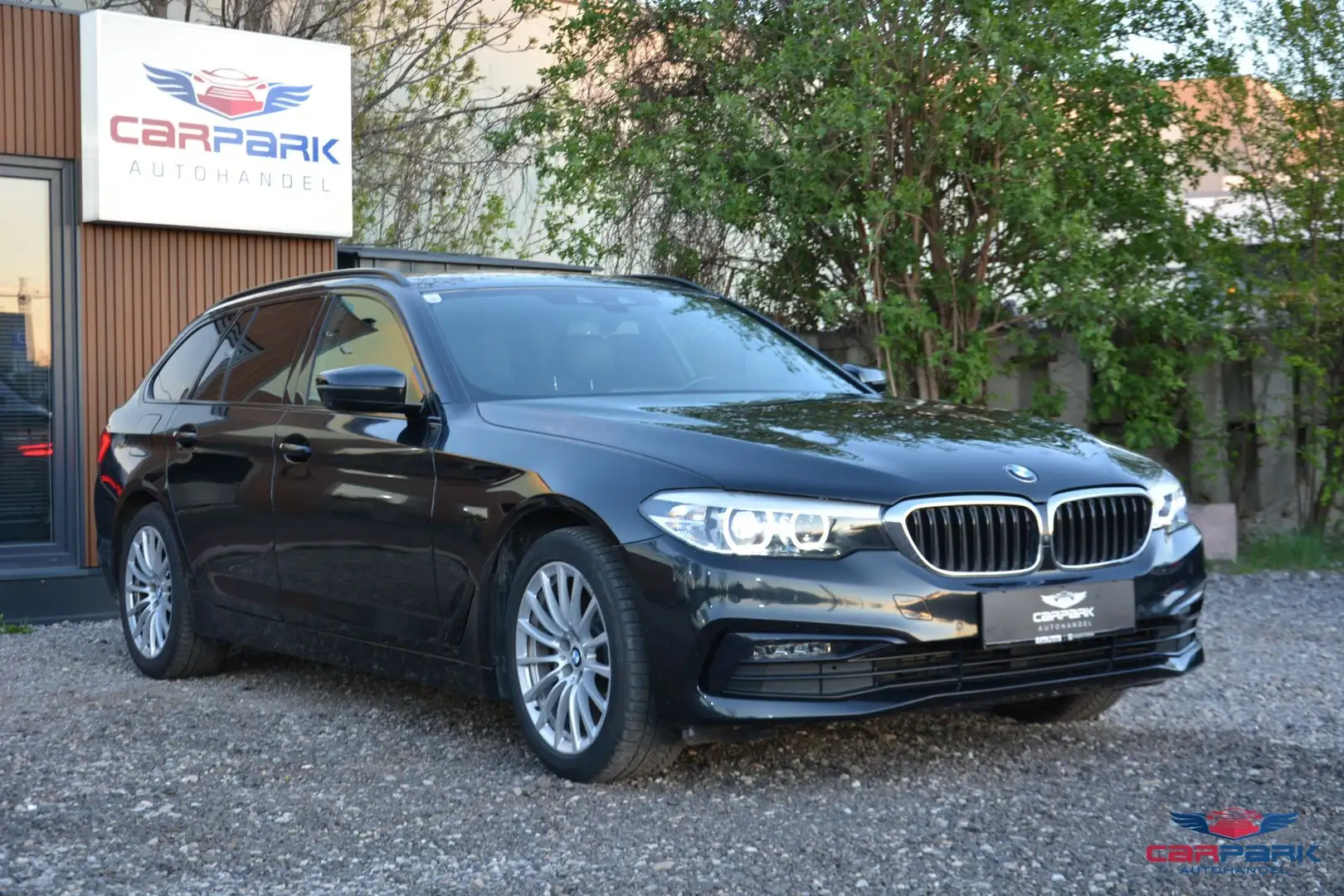 BMW 520 d Sport Line Kombi Diesel (G31)  Touring Aut. Schwarz - 1