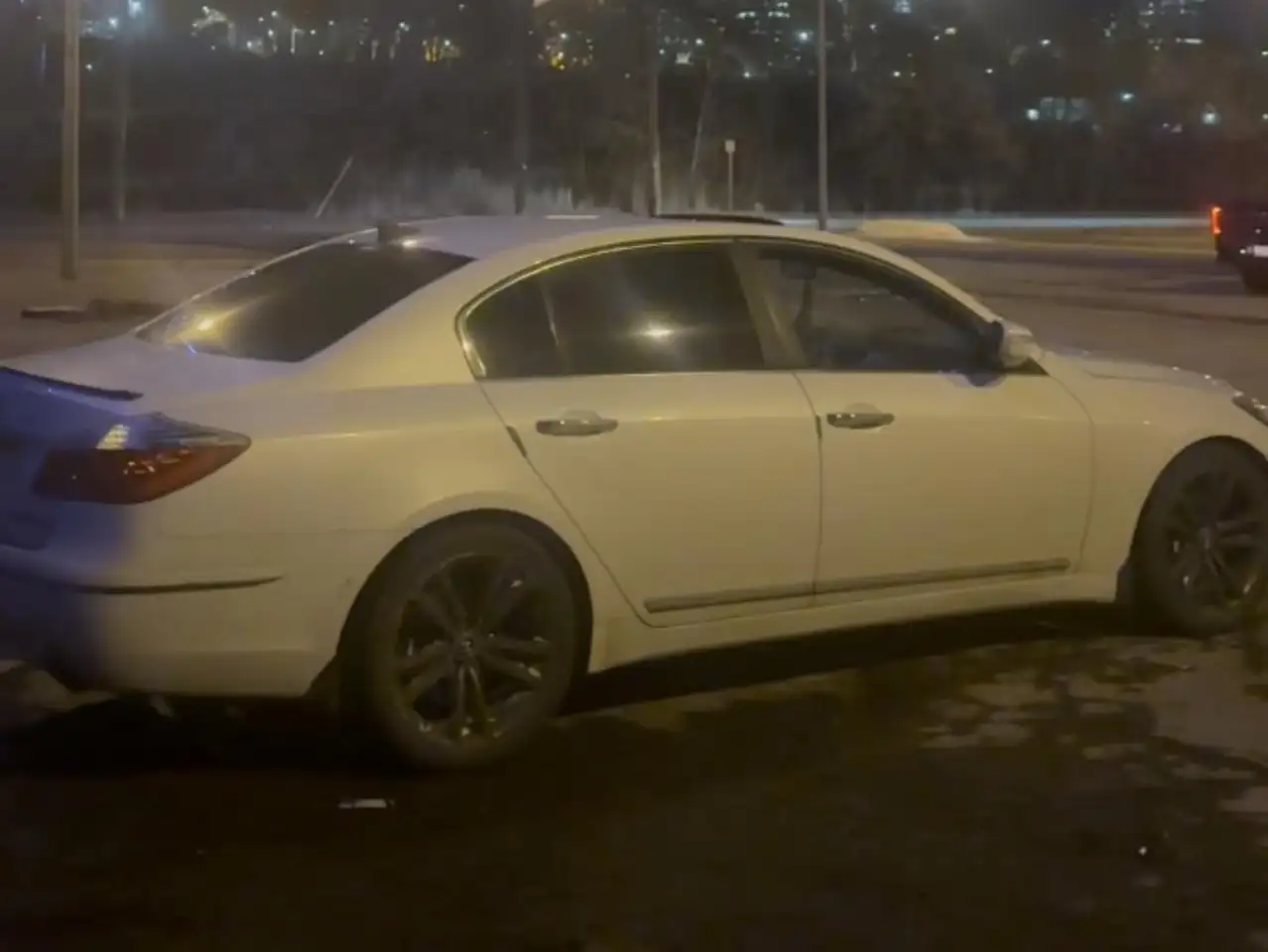 Hyundai Genesis снимка Hyundai Genesis