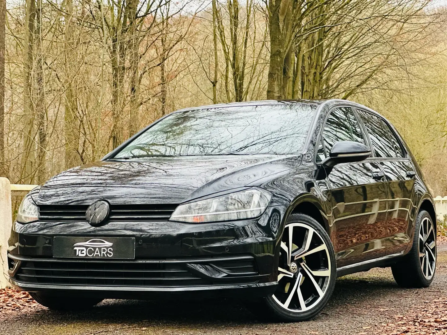 Volkswagen Golf 1.6 SCR TDi // BOITE AUTOMATIQUE \\ Zwart - 2
