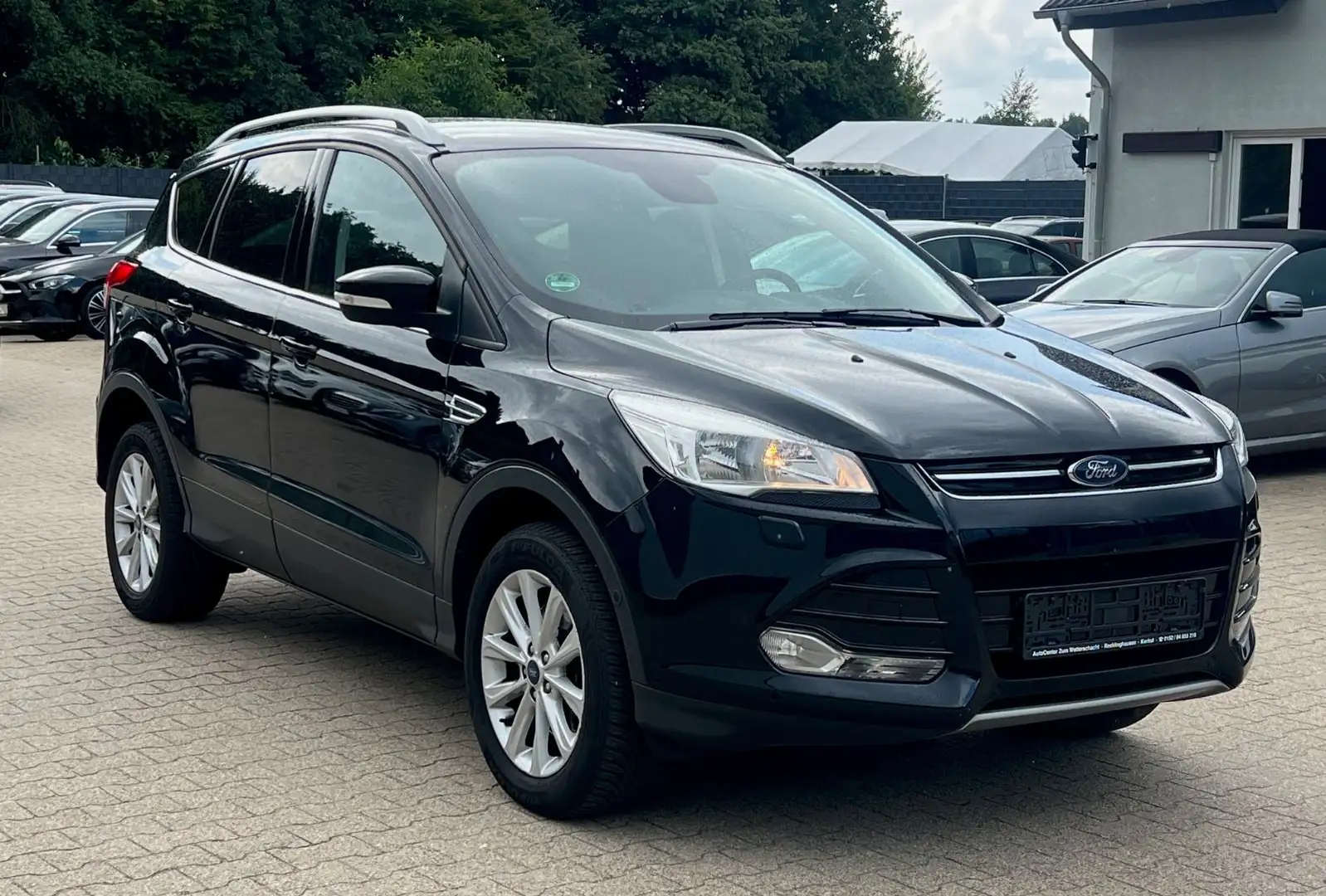 Ford Kuga Titanium 2.0 TDCI 4*4 POWERSHIFT-NAVI-LEDER Schwarz - 1