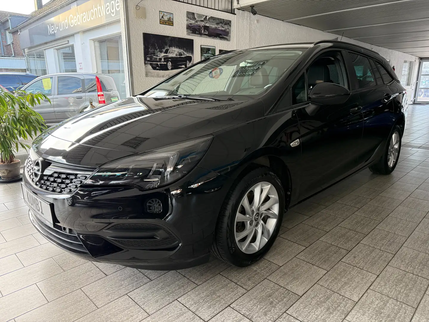 Opel Astra K 1.2 DI TURBO SPORTS TOURER *OPEL 2020* Schwarz - 1
