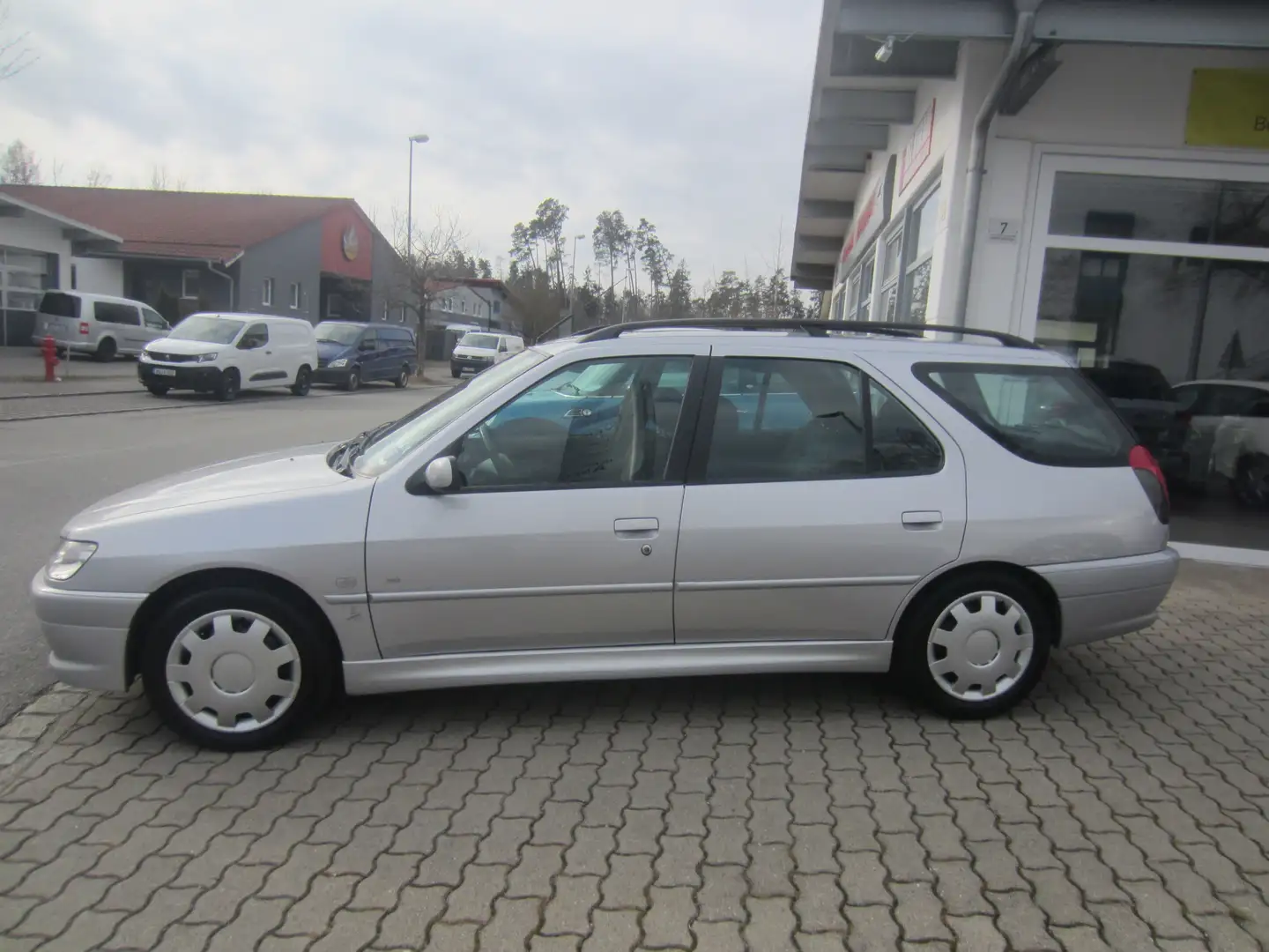 Peugeot 306 TÜV neu-- 1. Hand --Original KM -- Scheckheft - srebrna - 1