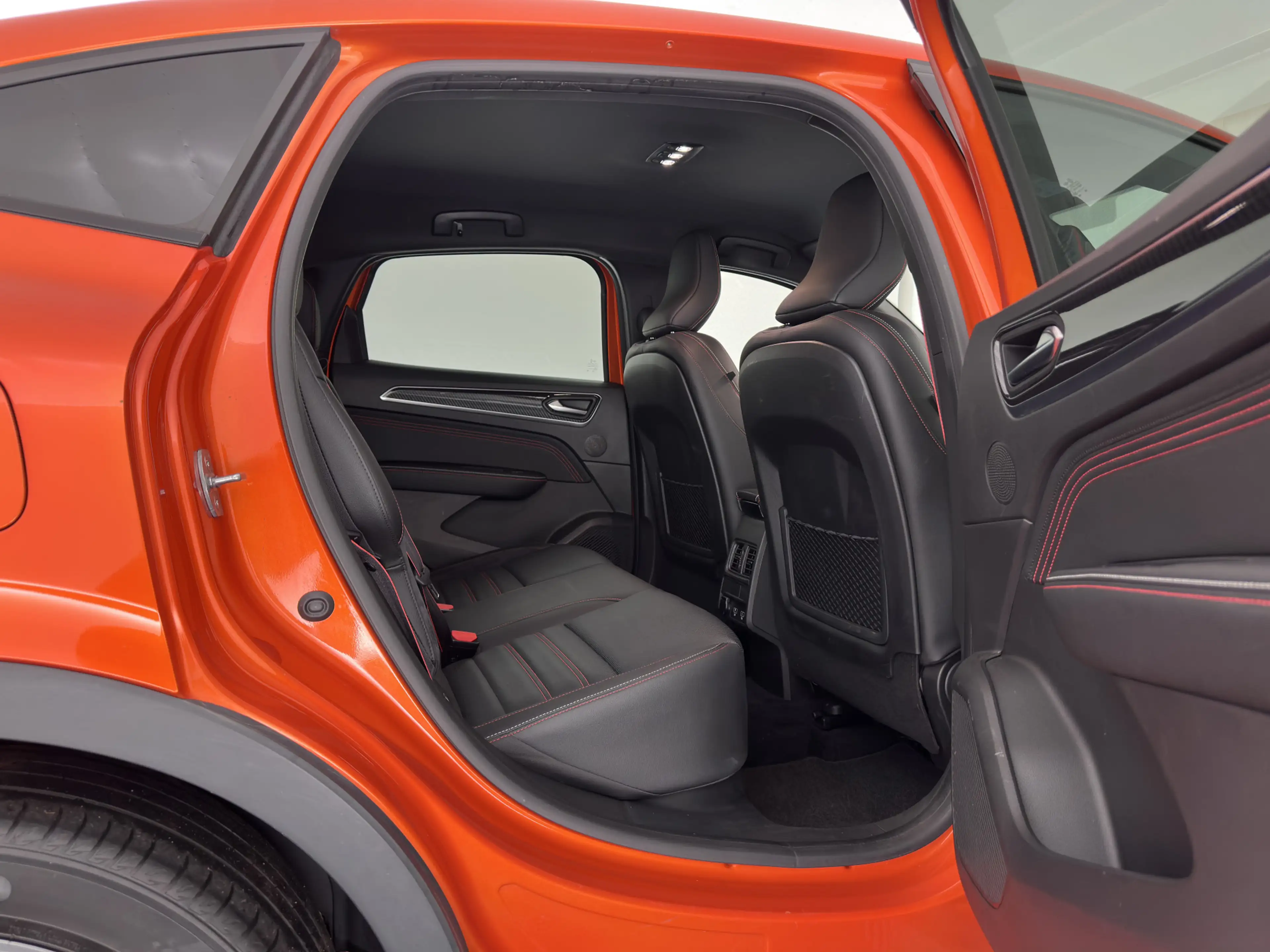 Renault Arkana 1.6 E-Tech Hybrid 145 R.S. Line (INCL-BTW) Aut. *L — photo 12