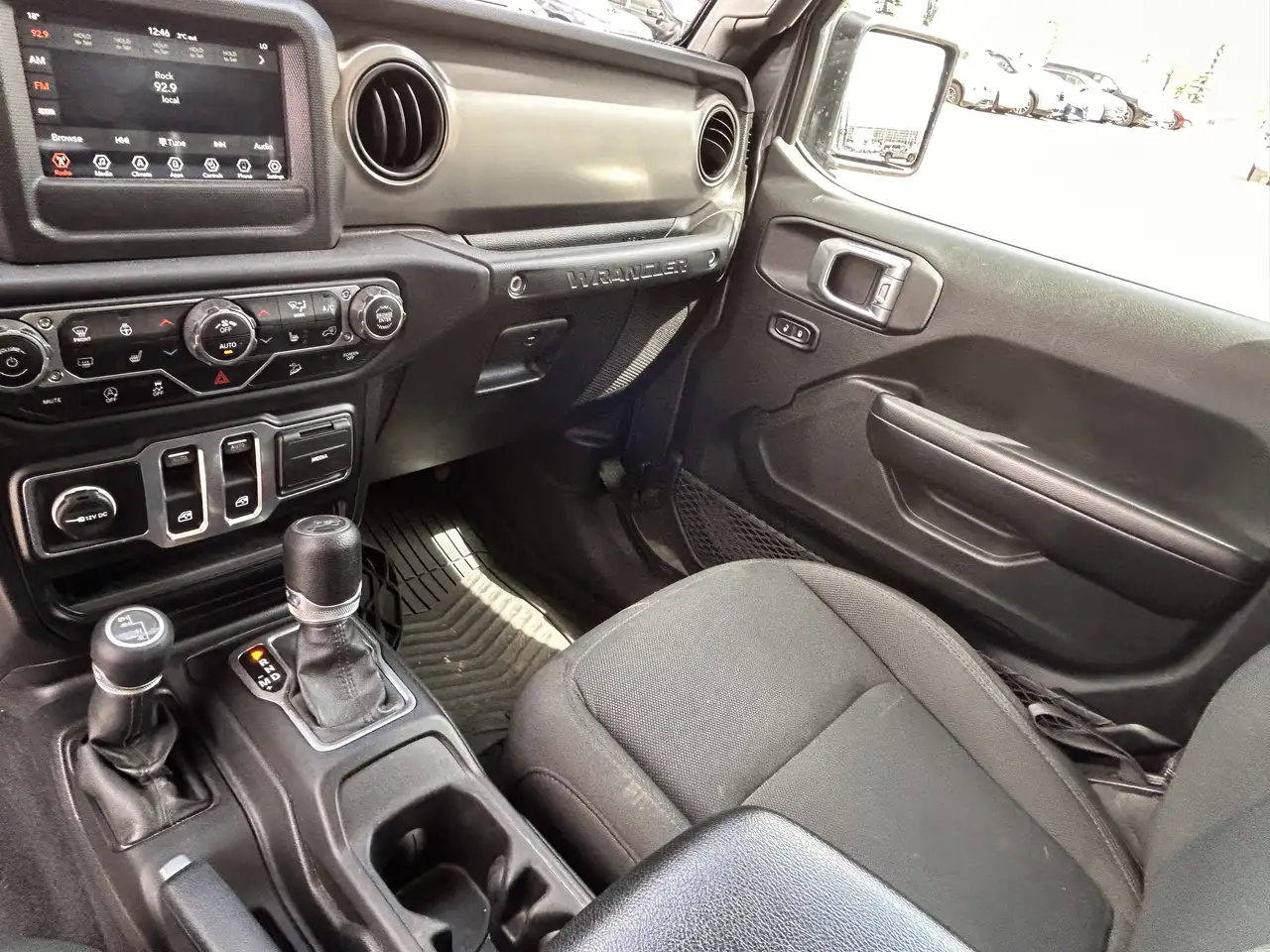 Jeep Wrangler снимка Jeep Wrangler