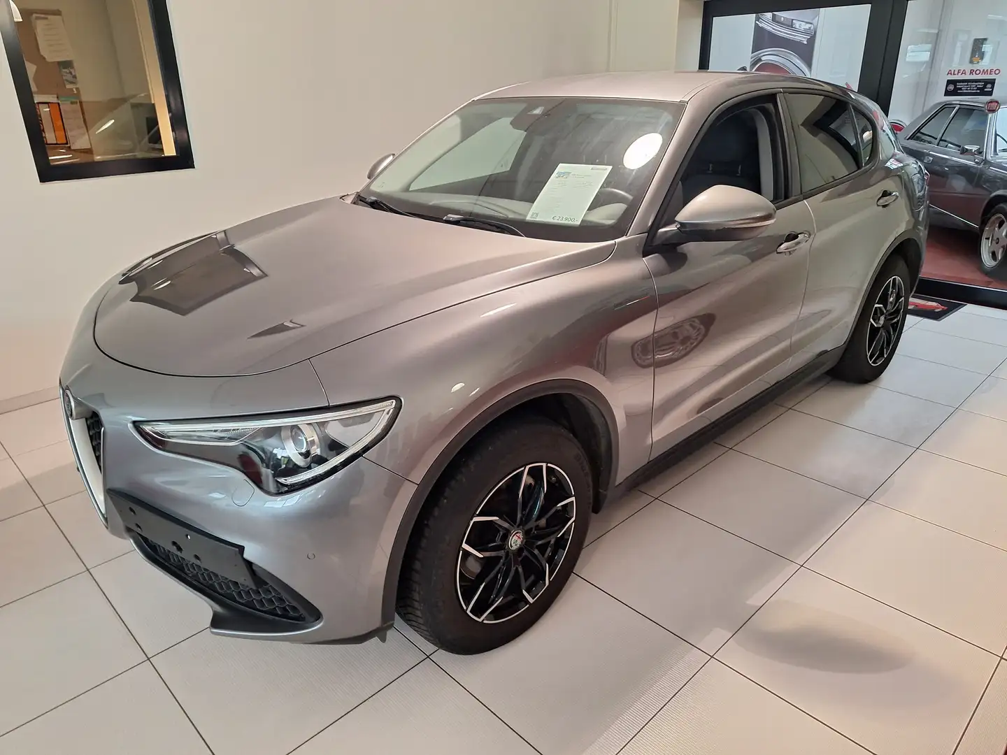 Alfa Romeo Stelvio 2.0 T AWD Super Grijs - 2