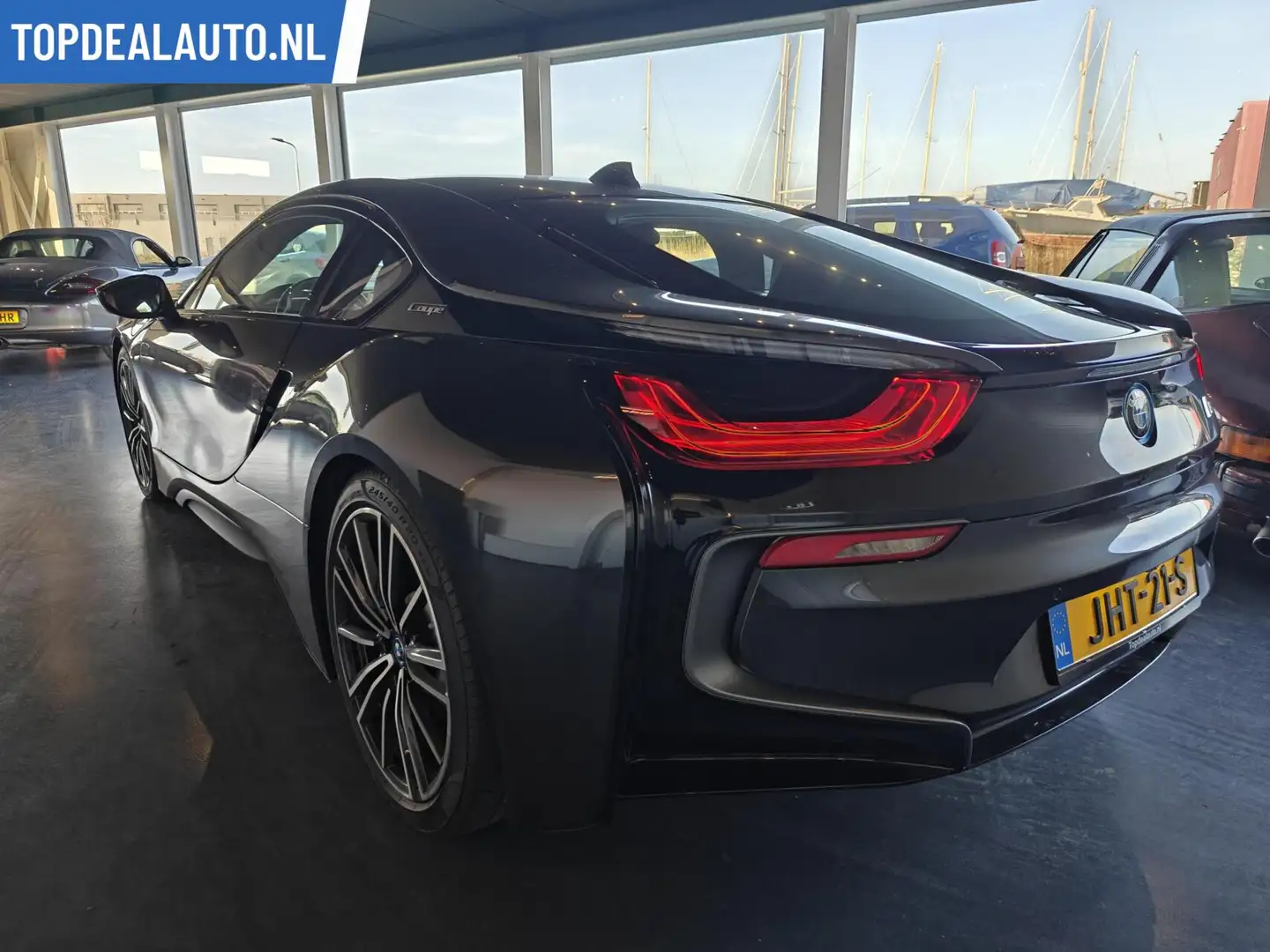 BMW i8 facelift 374 pk 11,6 kw Zeer mooi! 1e eigenaar Noir - 2