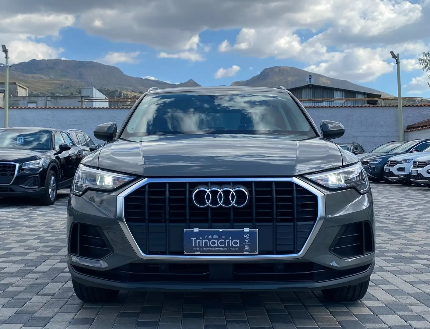 Audi Q3 Business 2.0 TDI 150CV s-tronic 35 Gris - 2
