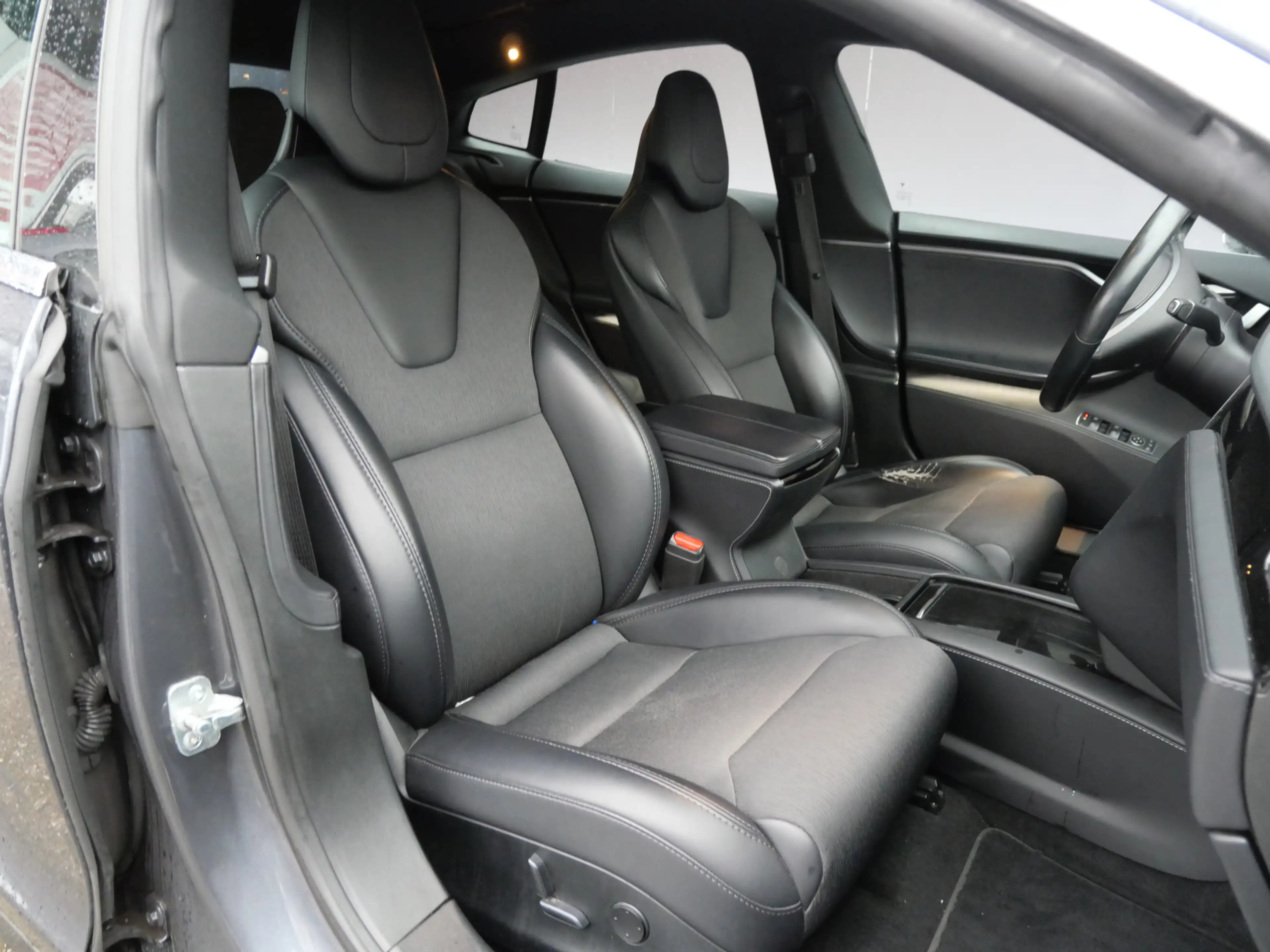 Tesla Model S 75D BASE | PANORAMA DAK | 20 INCH | AUTOPILOT | NL — photo 6