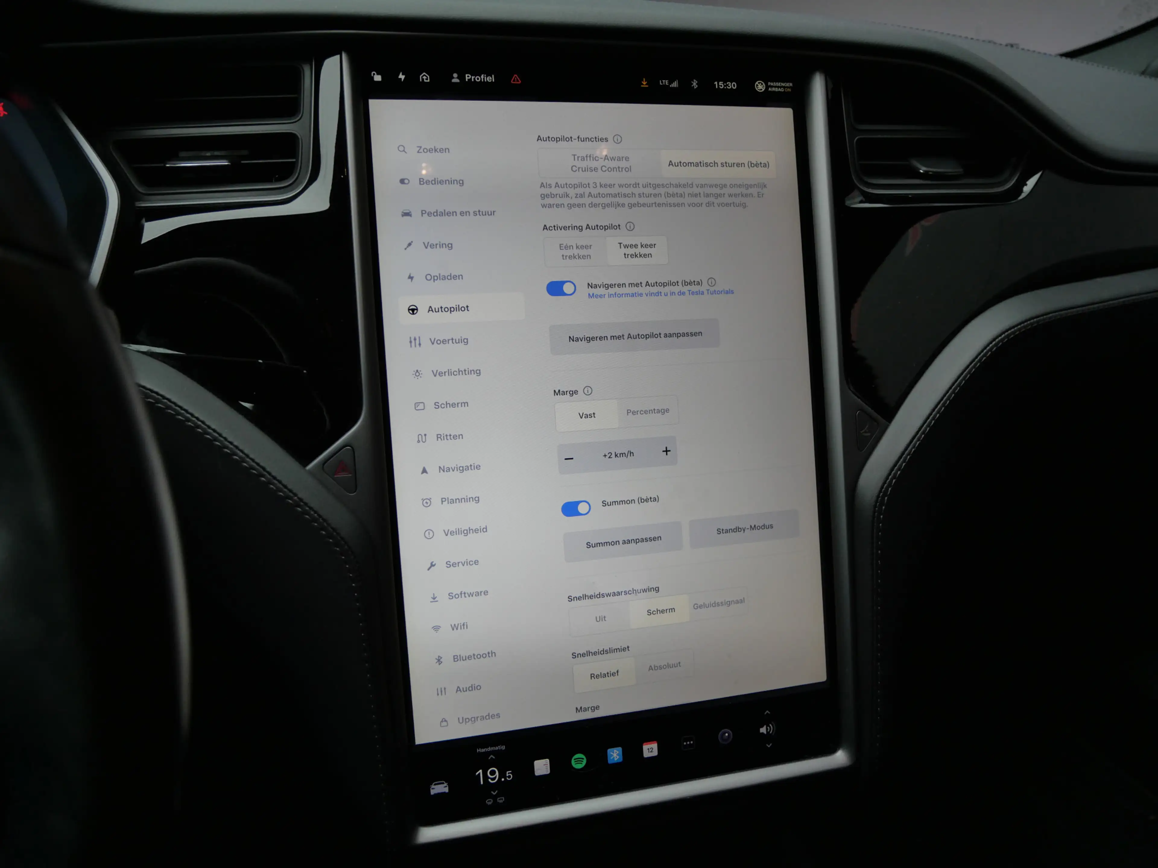 Tesla Model S 75D BASE | PANORAMA DAK | 20 INCH | AUTOPILOT | NL — photo 15