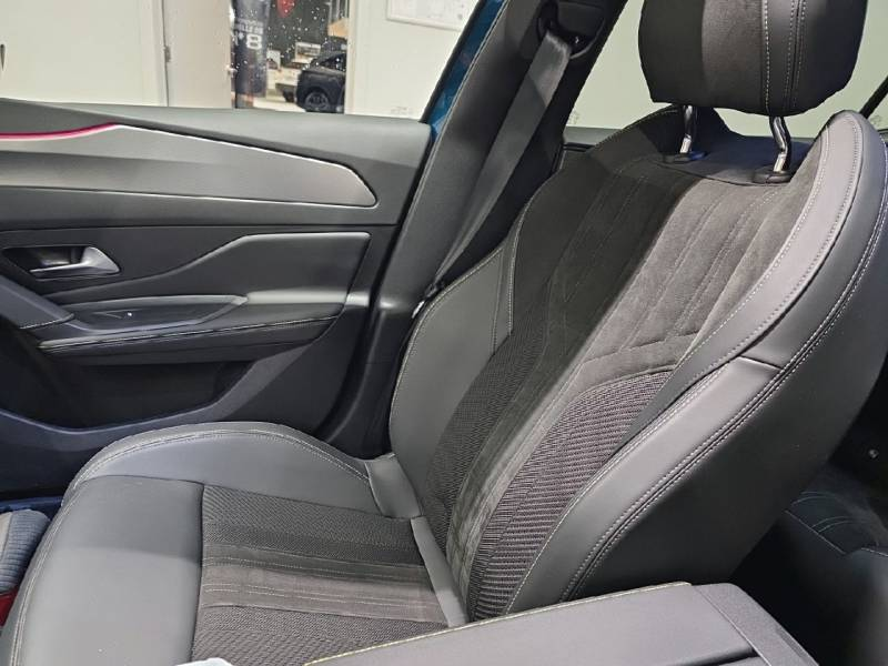 Peugeot 408 1 1.2 HYBRID 136 e-DSC6 GT — photo 5