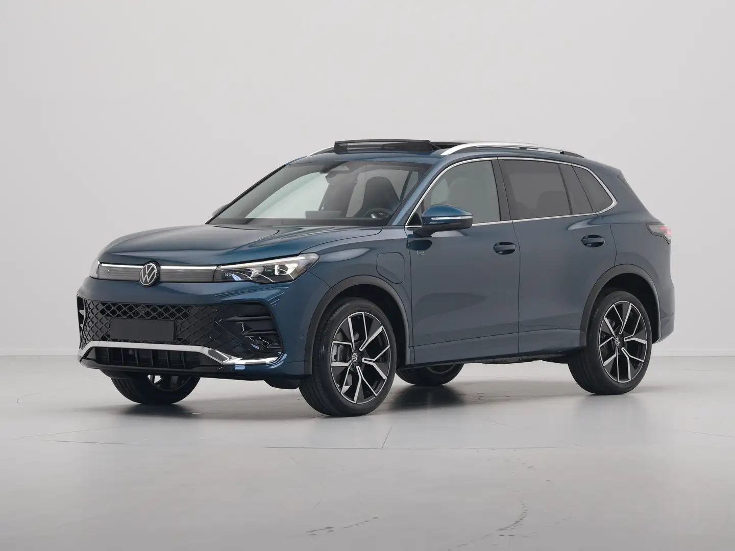 Volkswagen Tiguan 1.5 eHybrid 204 6DSG R-Line Edition Automaat | Pan Blauw - 2