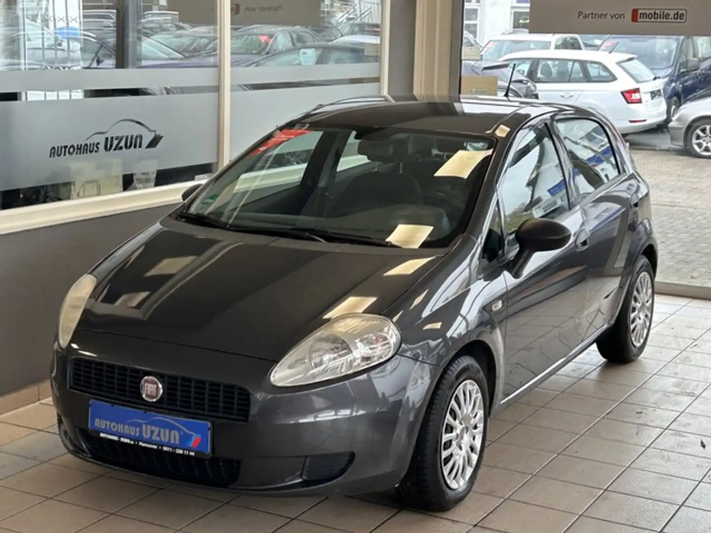 Fiat Grande Punto 1.2 8V 5-Türer Klima TÜV-JUNI-2026 Grijs - 1