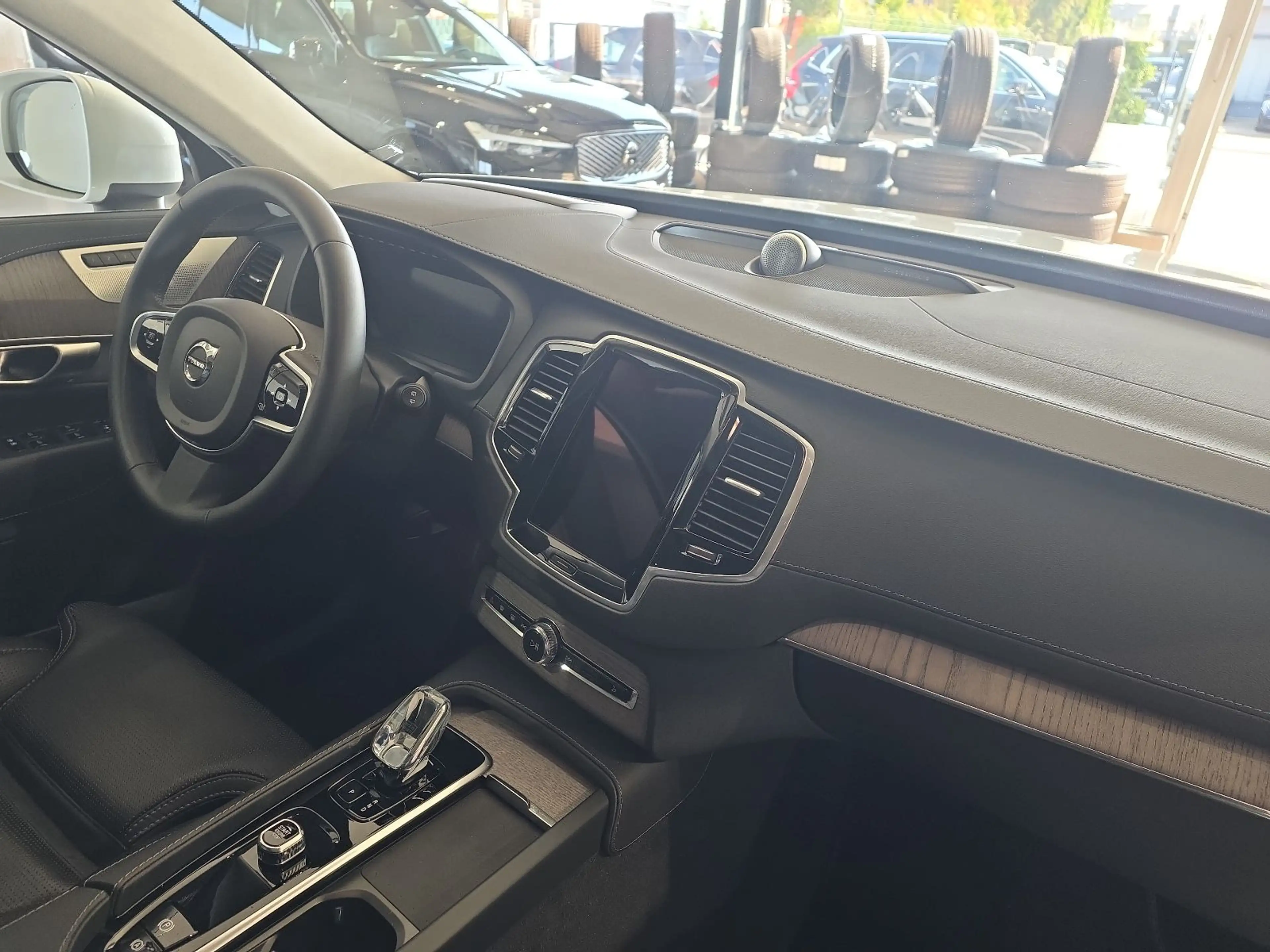 Volvo XC90 B5 Ultimate Bright AWD B&W Massage FourC — photo 12