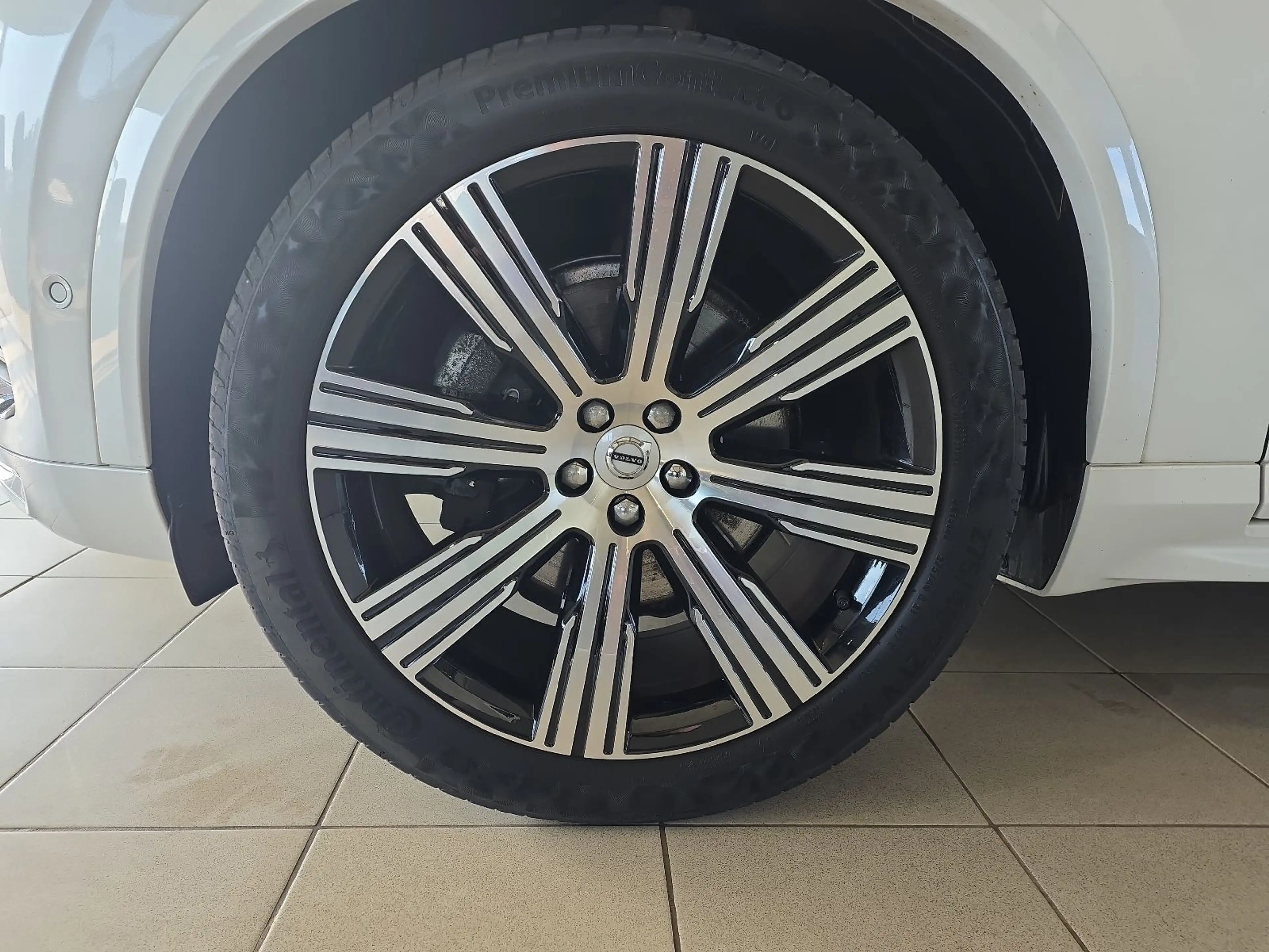 Volvo XC90 B5 Ultimate Bright AWD B&W Massage FourC — photo 40