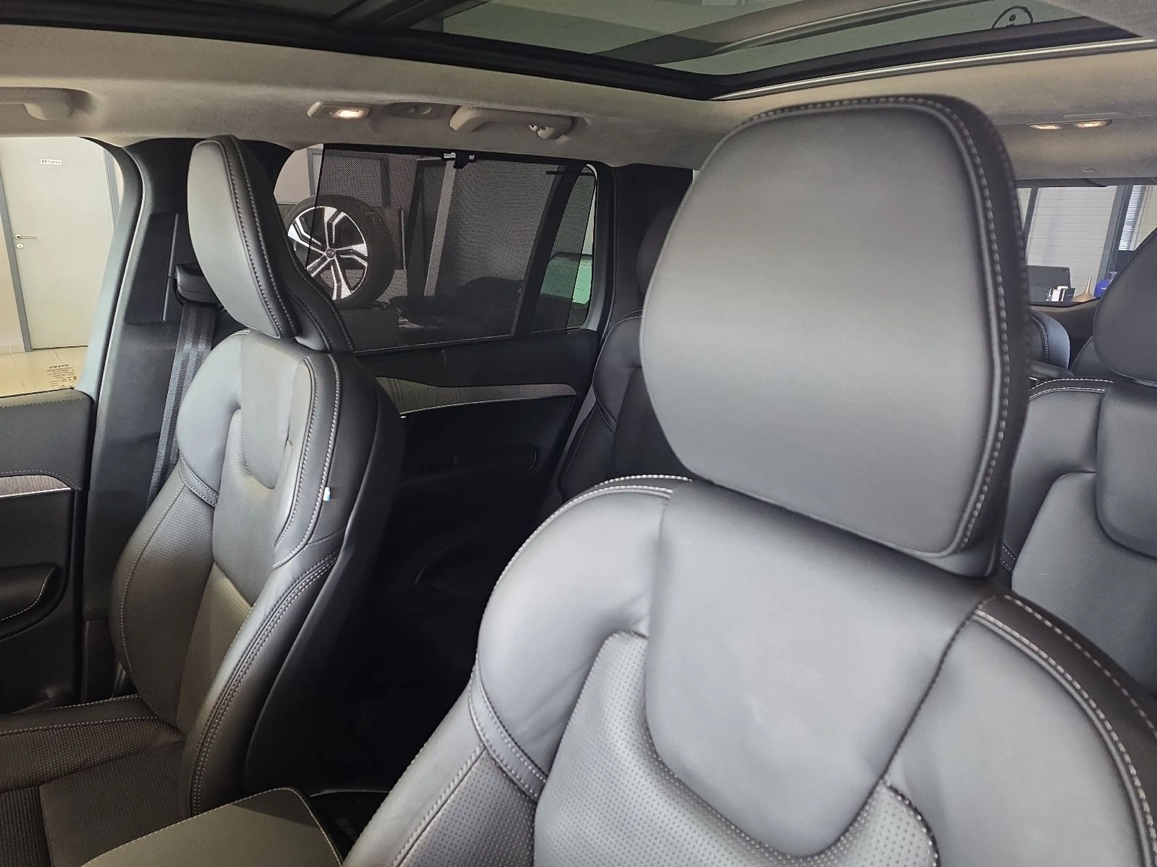 Volvo XC90 B5 Ultimate Bright AWD B&W Massage FourC — photo 23